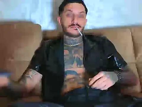 Snapshot of MentoXXL chatting on October 26, 2025, 10:15 am MentoXXL online show from October 26, 2025, 10:15 am