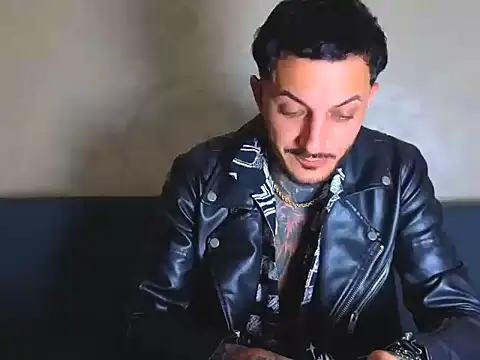 Snapshot of MentoXXL chatting on November 6, 2025, 1:59 pm MentoXXL online show from November 6, 2025, 1:59 pm