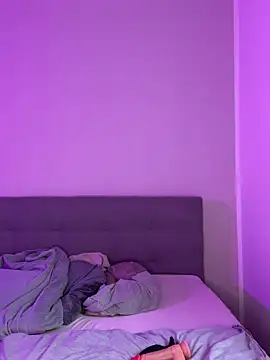 lunawolf21 online show from February 16, 2025, 9:15 am