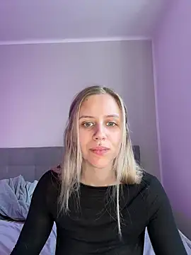 lunawolf21 online show from March 11, 2025, 7:14 am