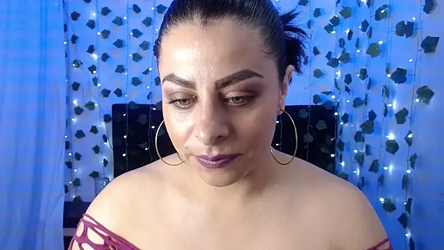 Snapshot of daphne_29 chatting on December 28, 2024, 2:42 pm daphne 29 online show from December 28, 2024, 2:42 pm