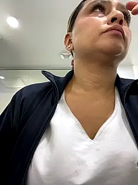 Snapshot of Keittly_ chatting on November 4, 2025, 5:39 pm Keittly online show from November 4, 2025, 5:39 pm