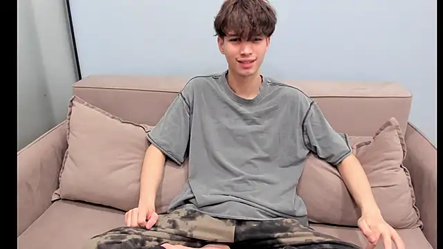 Im Shine Guy online show from October 21, 2025, 1:27 am