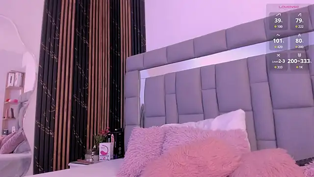 vivianne scott online show from November 5, 2025, 12:08 pm