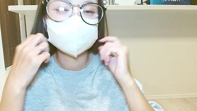  hina chan  online show from November 15, 2025, 2:21 pm