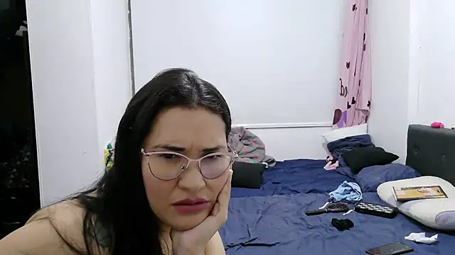 luxandracon23 online show from November 8, 2025, 2:26 am