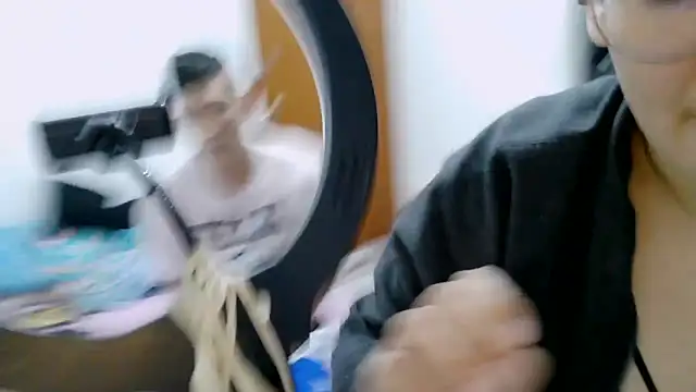 luxandracon23 online show from January 7, 2026, 7:35 am