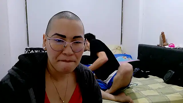 luxandracon23 online show from November 21, 2025, 3:16 am