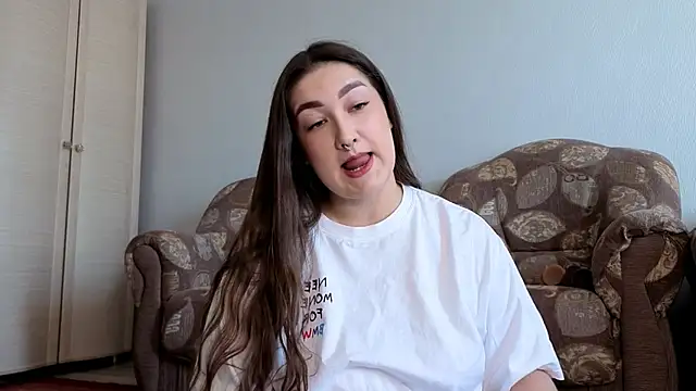 Aria Blisss online show from February 16, 2026, 5:28 am