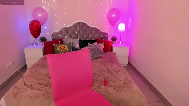 Snapshot of Aria_Blisss chatting on February 13, 2025, 2:01 am Aria Blisss online show from February 13, 2025, 2:01 am
