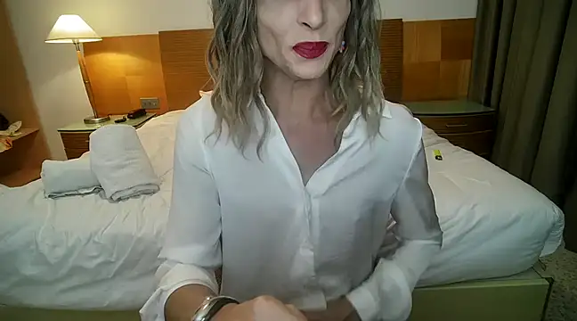 UnaDiosa online show from February 8, 2025, 8:32 pm