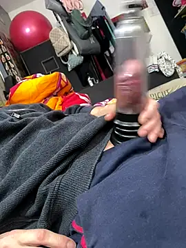 Gilgamesch1704 online show from October 27, 2025, 1:56 pm