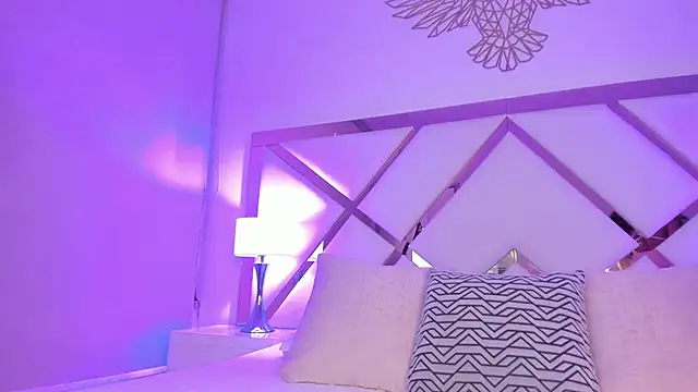 SophiaSmiiths  online show from April 12, 2026, 2:37 am