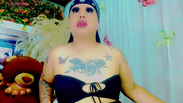 nauthyvalentina online show from March 26, 2026, 1:53 pm