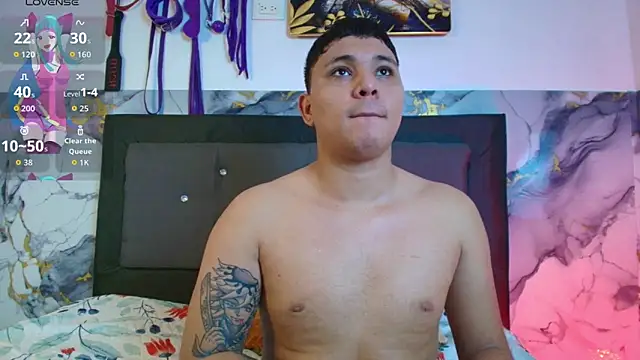 Snapshot of couple_lovelyds chatting on April 7, 2026, 9:05 pm couple lovelyds online show from April 7, 2026, 9:05 pm