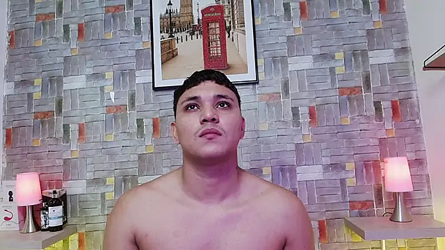 couple lovelyds online show from October 17, 2025, 8:32 pm