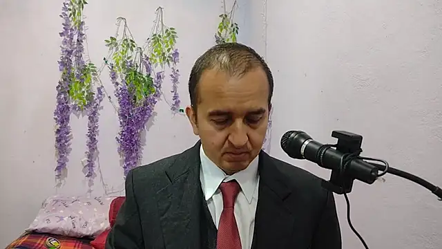 yazforeSolo online show from September 19, 2025, 2:21 pm