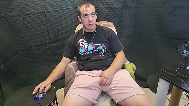 ScubaStevex online show from December 2, 2025, 8:16 am