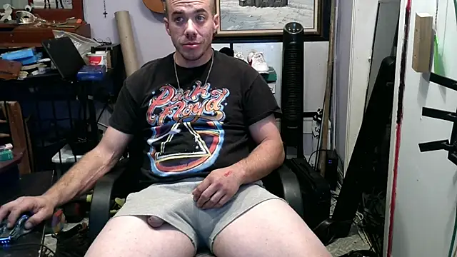 ScubaStevex online show from November 12, 2025, 7:01 am