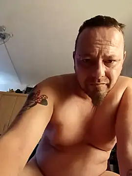 ich411983 online show from November 4, 2025, 9:07 pm