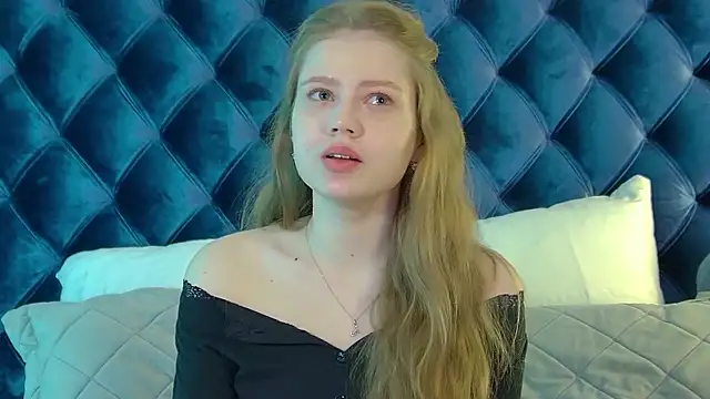 SelinSwarovski online show from April 14, 2026, 3:50 pm