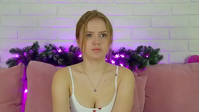 SelinSwarovski online show from December 16, 2025, 6:12 pm