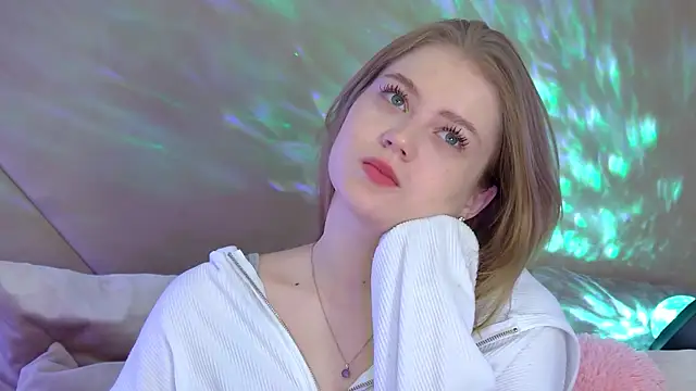 SelinSwarovski online show from October 7, 2025, 6:09 pm