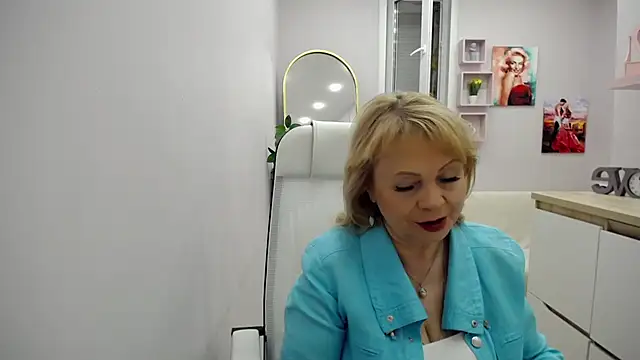 Milla Cutie18 online show from May 21, 2026, 4:43 am