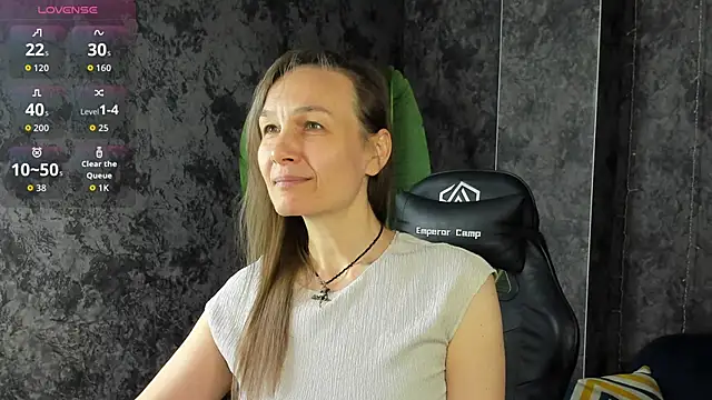 Lillian White online show from May 11, 2026, 1:07 am