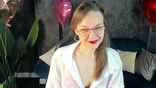 Lillian White online show from March 4, 2026, 1:02 am