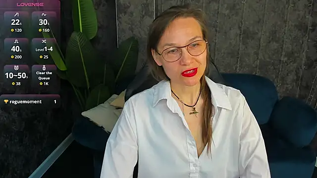Lillian White online show from May 20, 2026, 1:02 am