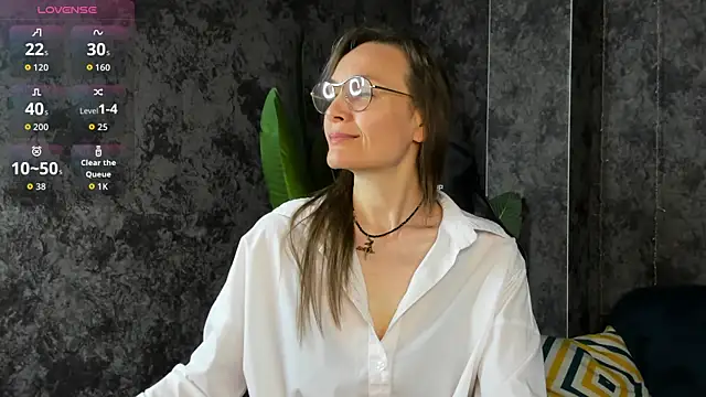 Lillian White online show from May 13, 2026, 1:01 am