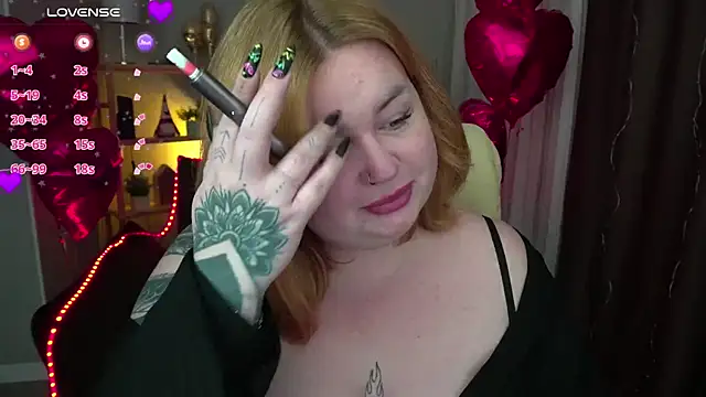 Snapshot of ZaraReignn chatting on February 23, 2025, 9:16 pm ZaraReignn online show from February 23, 2025, 9:16 pm