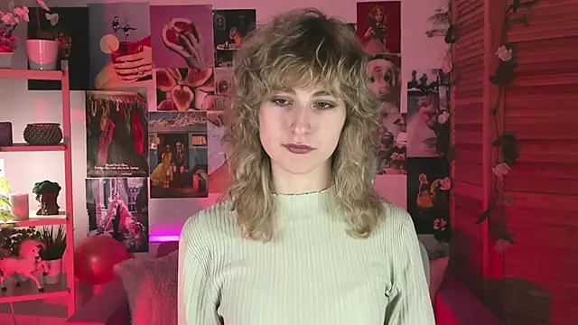 LuxRayi online show from January 8, 2025, 3:07 pm