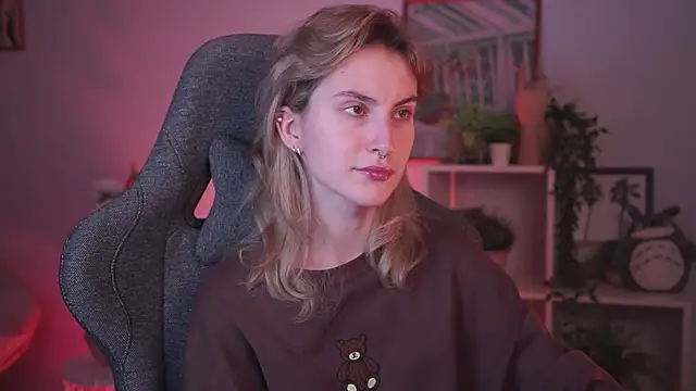 LuxRayi online show from January 13, 2025, 2:50 am