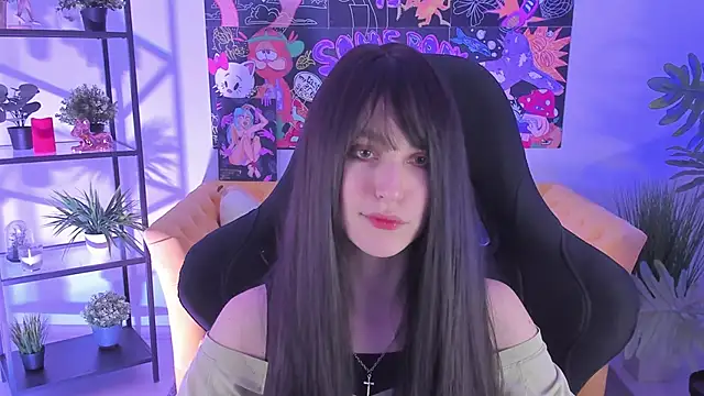 LuxRayi online show from February 5, 2025, 6:04 pm