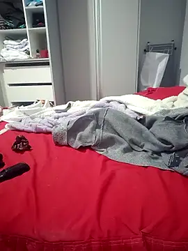 elizassv online show from November 3, 2025, 2:06 am