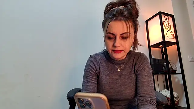 Snapshot of Eelleen chatting on March 26, 2026, 1:09 pm Eelleen online show from March 26, 2026, 1:09 pm