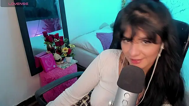 Snapshot of elissa_iris chatting on June 27, 2026, 2:17 am elissa iris online show from June 27, 2026, 2:17 am