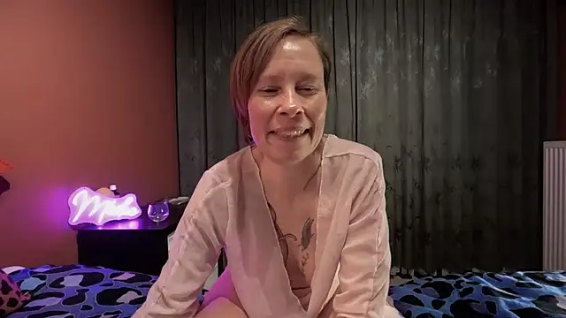 SexyExclusiveflower online show from October 17, 2025, 7:04 pm