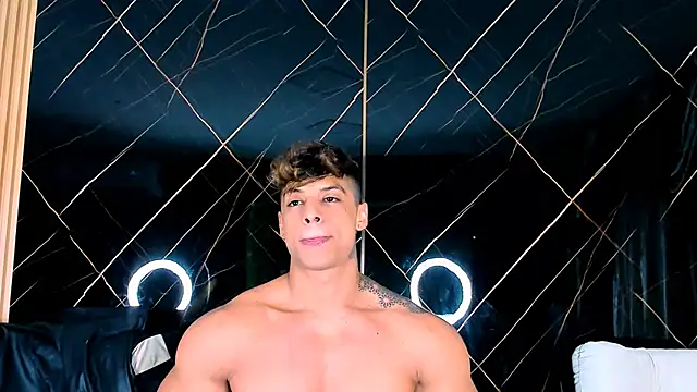 Owen Muzcle online show from October 15, 2025, 4:11 am