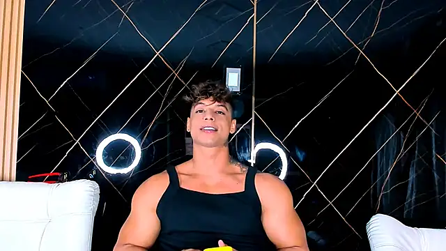 Owen Muzcle online show from October 2, 2025, 4:38 am