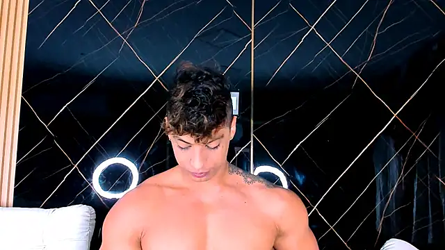 Owen Muzcle online show from October 1, 2025, 4:33 pm