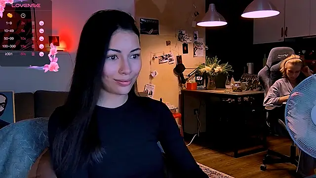 Snapshot of KatiKate chatting on November 7, 2025, 3:49 pm KatiKate online show from November 7, 2025, 3:49 pm