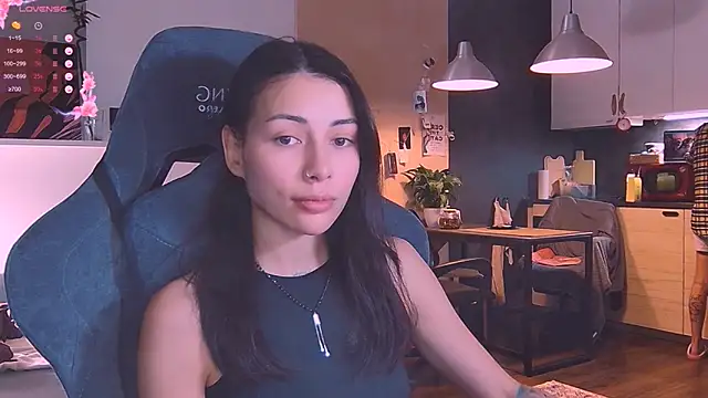 Snapshot of KatiKate chatting on October 21, 2025, 5:12 pm KatiKate online show from October 21, 2025, 5:12 pm