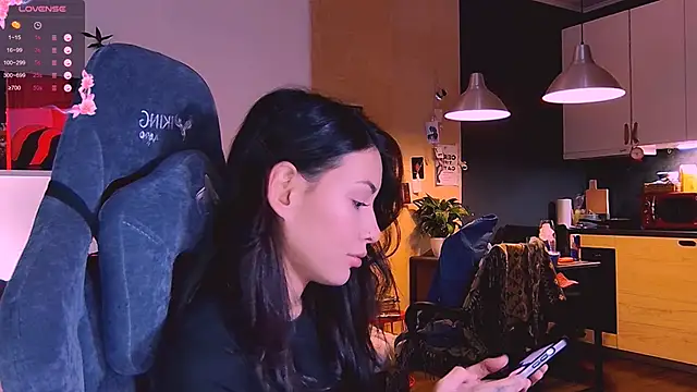 Snapshot of KatiKate chatting on October 20, 2025, 5:13 pm KatiKate online show from October 20, 2025, 5:13 pm