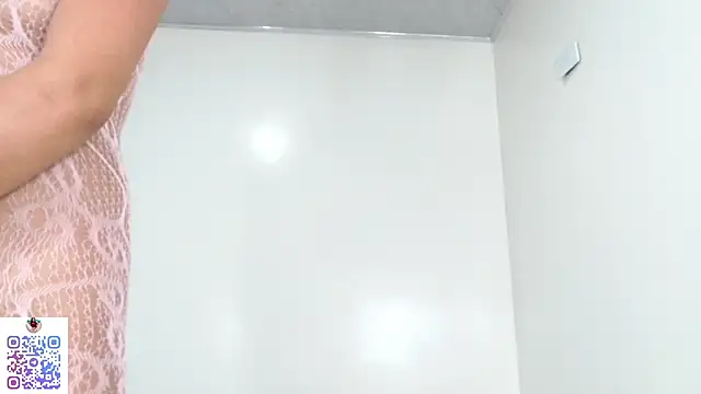 Snapshot of Itzel_Fisting chatting on November 4, 2025, 2:59 am Itzel Fisting online show from November 4, 2025, 2:59 am