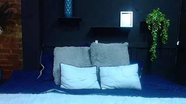 ShyVibes  online show from September 20, 2025, 7:41 pm