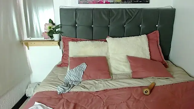 ShyVibes  online show from March 6, 2025, 7:21 pm