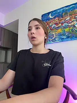 SophieRaily  online show from February 24, 2025, 6:47 pm